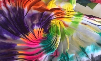 Estampa Tie Dye: aprenda a fazer em casa com as Tintas Acrilex Fashion Color